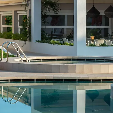 Bitzaro Grande Hotel&suites Hotel